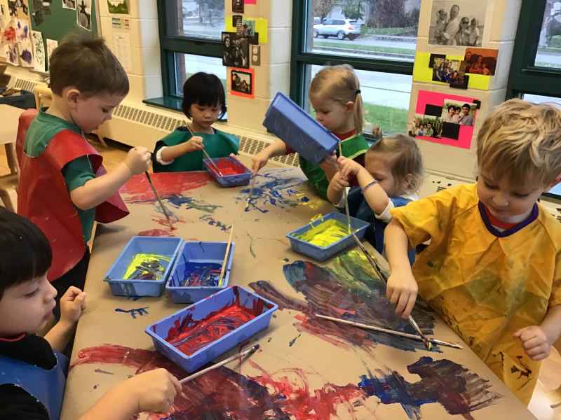 preschoolers painting